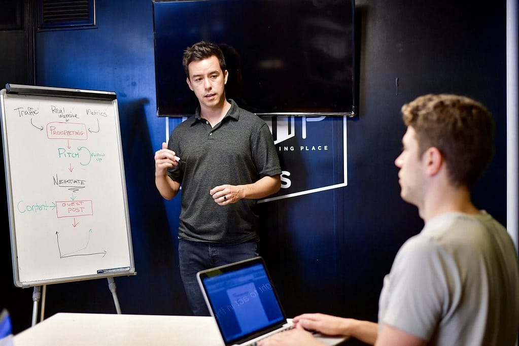 How to Improve Local Seo For Your Business 3 software development, guest post, content writing-4165307.jpg